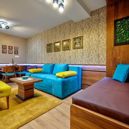 Magnifica Lux Gondola *