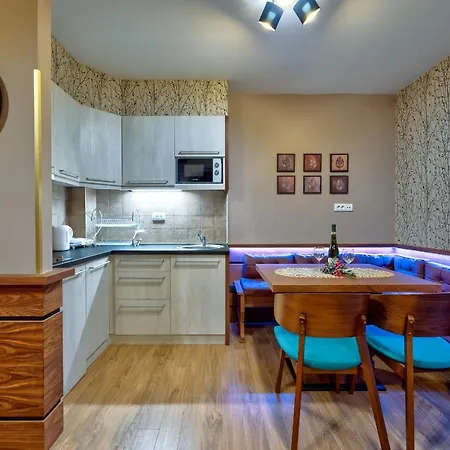 Magnifica Lux Gondola