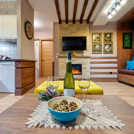 Magnifica Lux Gondola