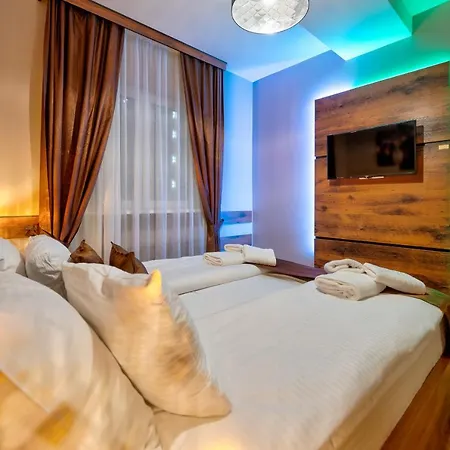 Magnifica Lux Gondola